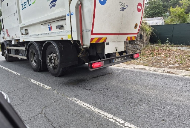 OLEIROS camion basura consorcio mariñas