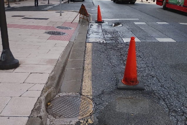 mal-estado-estrada-Avenida-da-Coruña