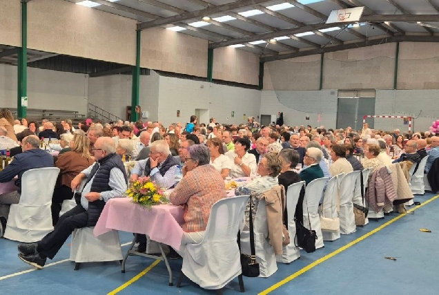 Comida solidaria AECC Ordes